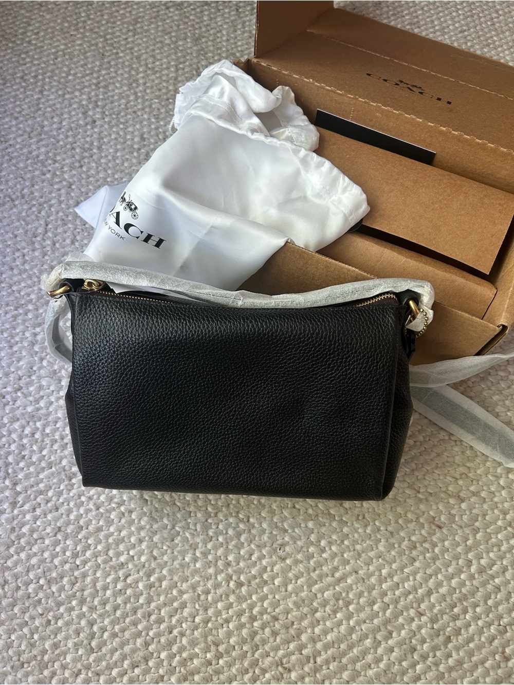 COACH Classic Black Leather Shoulder Bag - Picture 9 of 11